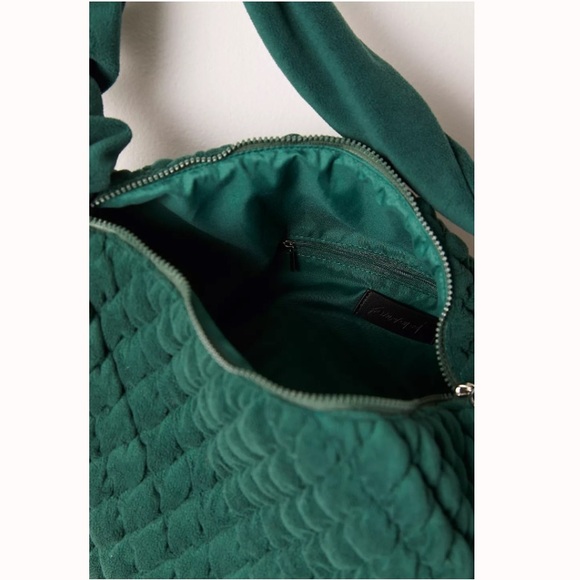 NWT Free People Pucker Up Fleece Carryall - Picture 4 of 8